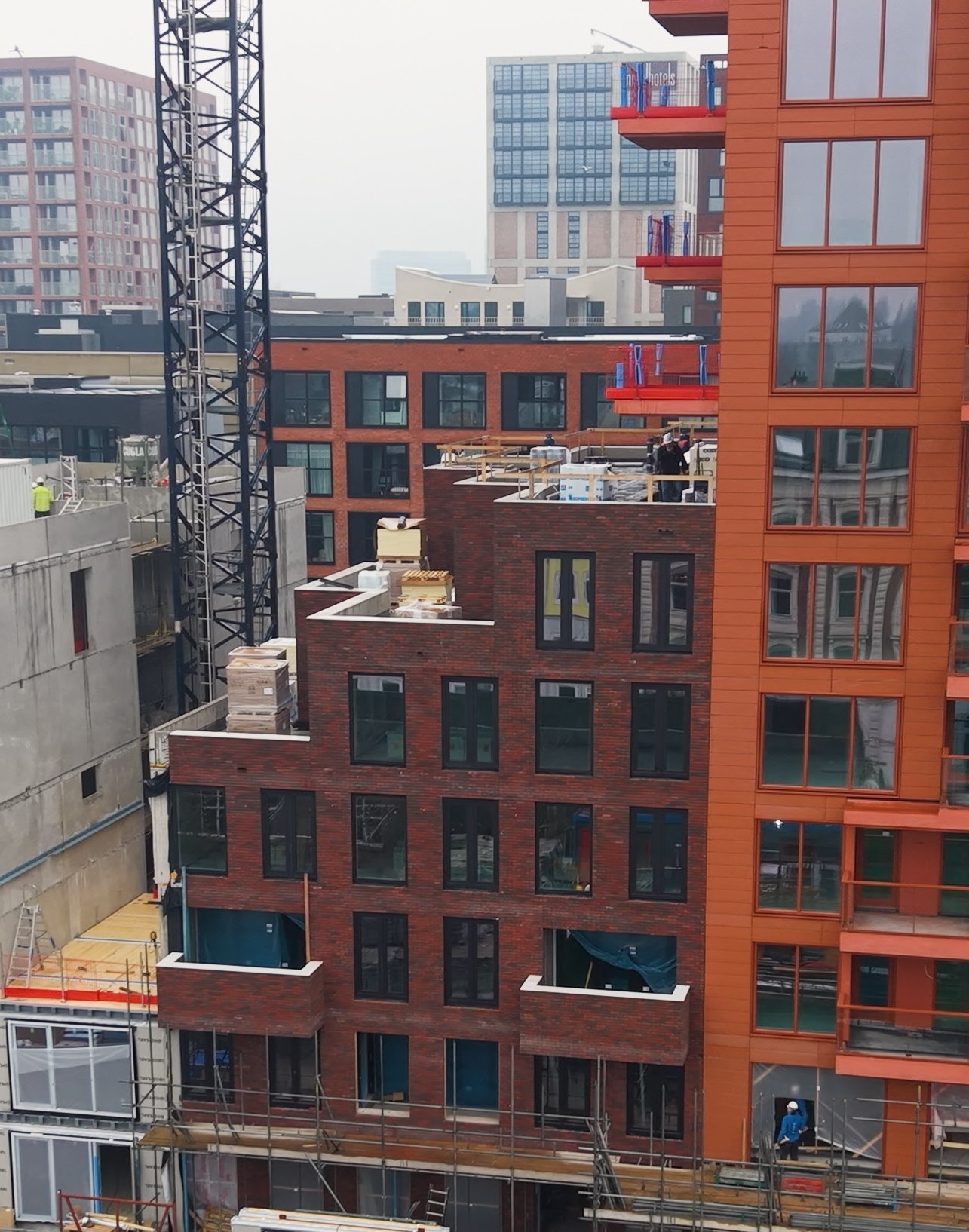 Oosterlingen Amsterdam, gevel in aanbouw